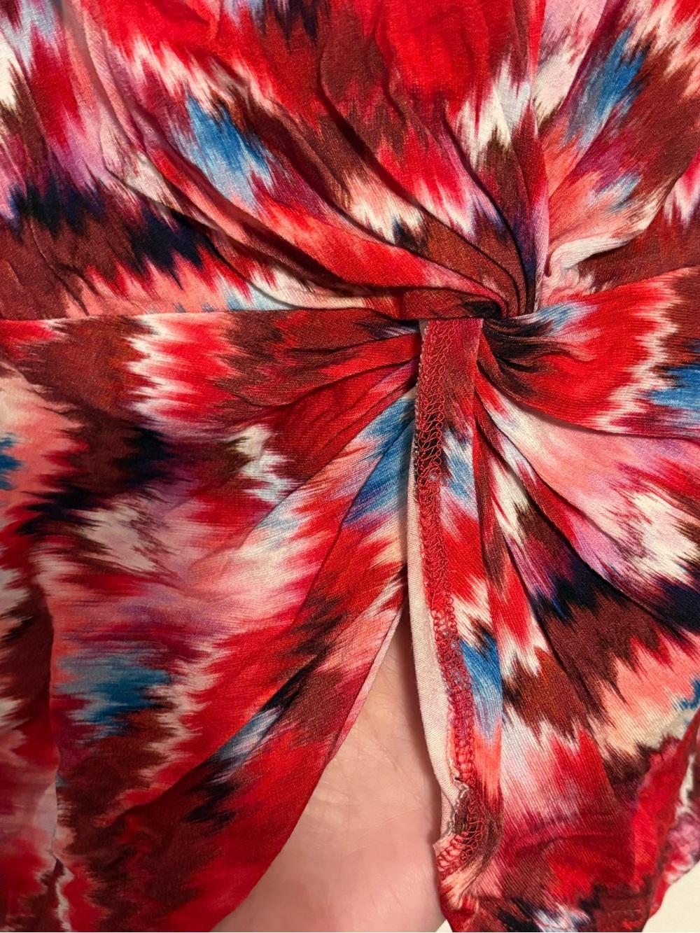 Saint + Sofia Short Sleeve Twist-Front Top - Picture 3 of 4